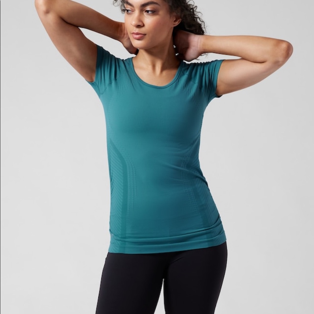 Athleta Speedlight Seamless Tee, Borealis Green, Size Medium